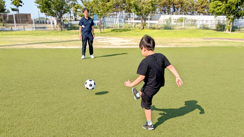 日々の活動に積極的に挑戦！《室内でのトレーニング》や《公園でのサッカー》で思い切り体を動かそう♪＠サカフル西宮店