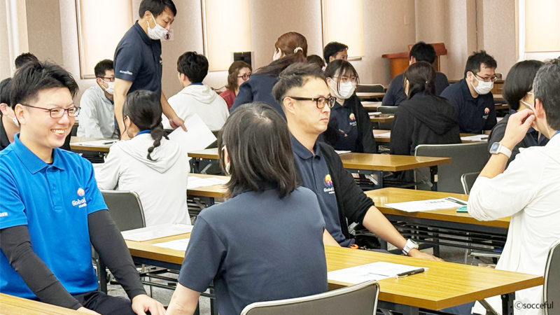 お客さまの声に向き合い、より良いサービスへ。ANAビジネスソリューション講師による研修を実施