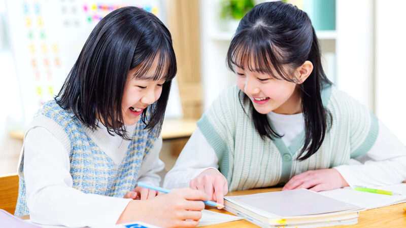 【夏休み期間中】も、《送迎対応・宿題サポート・終日お預かりOK》！お子さまと保護者さまが安心して過ごせるようサポートいたします